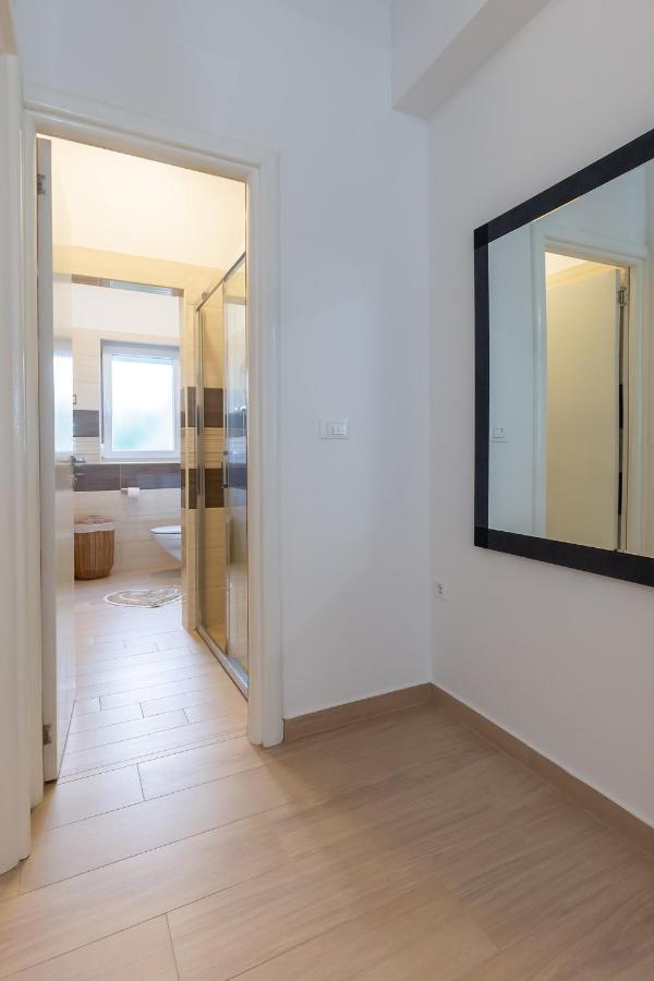 Stylish Apartment Mediterraneo Πόρετς Εξωτερικό φωτογραφία